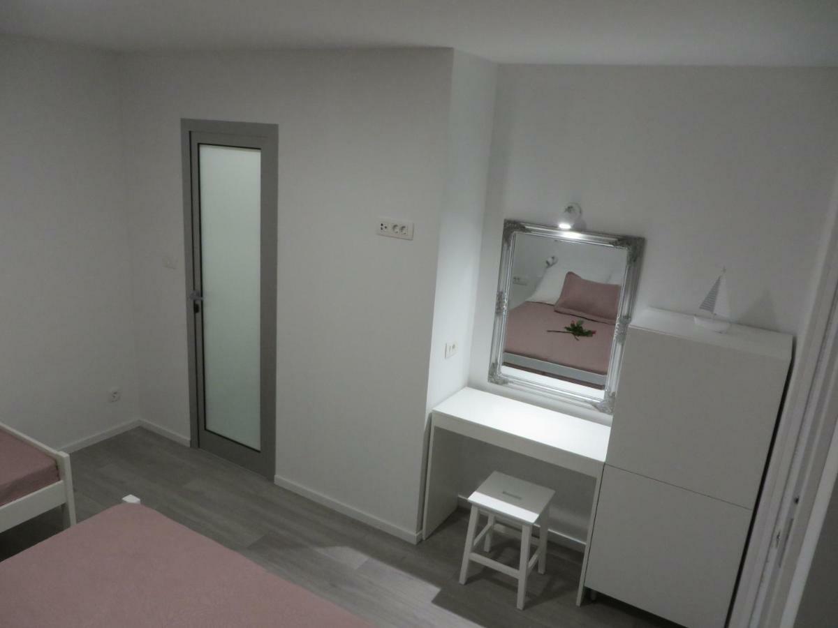 Apartmani Raos Dugi Rat Exterior photo