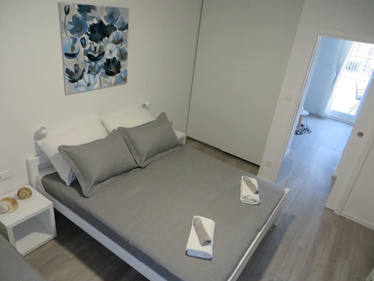 Apartmani Raos Dugi Rat Exterior photo